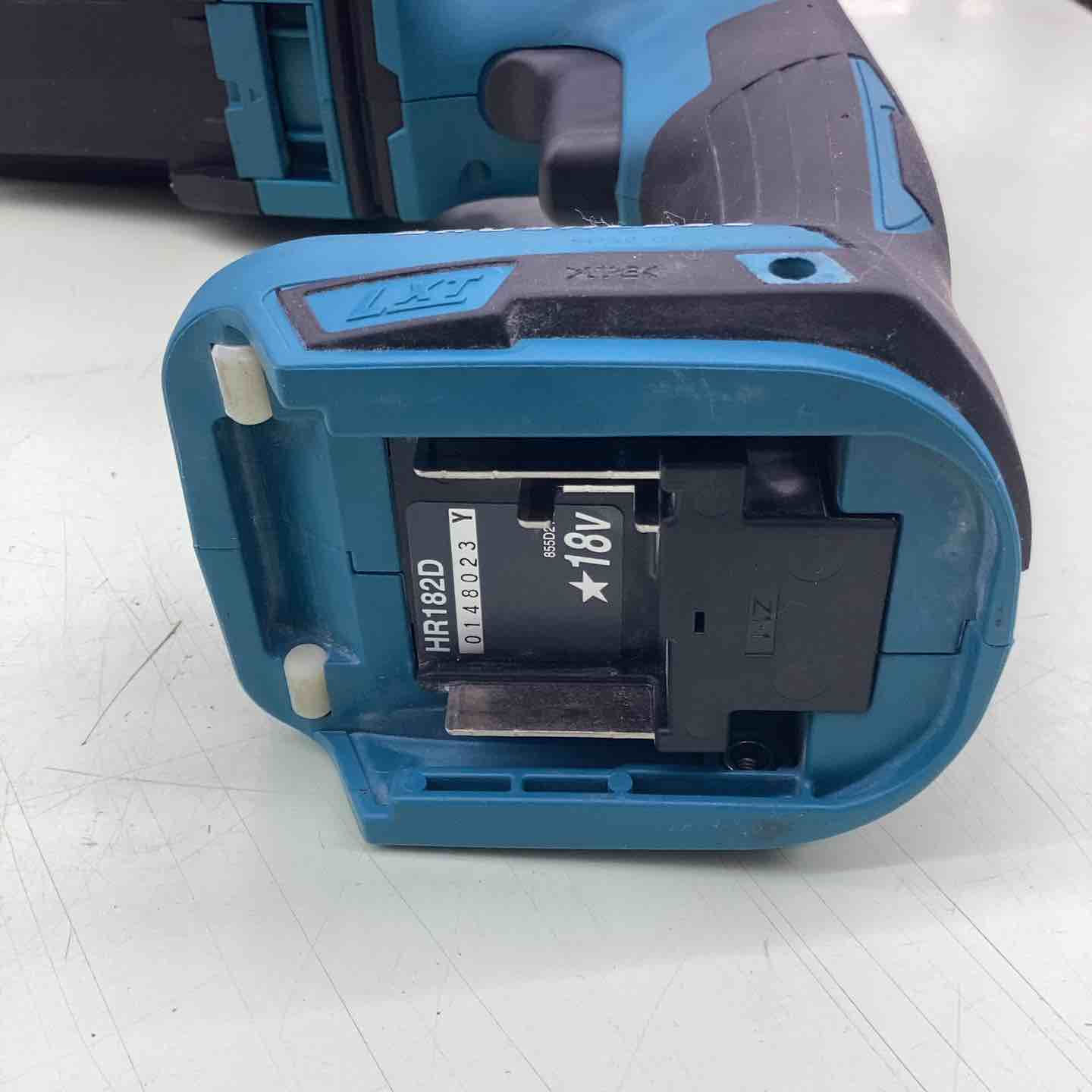 ☆マキタ(makita) コードレスハンマドリル HR182DZK【越谷店