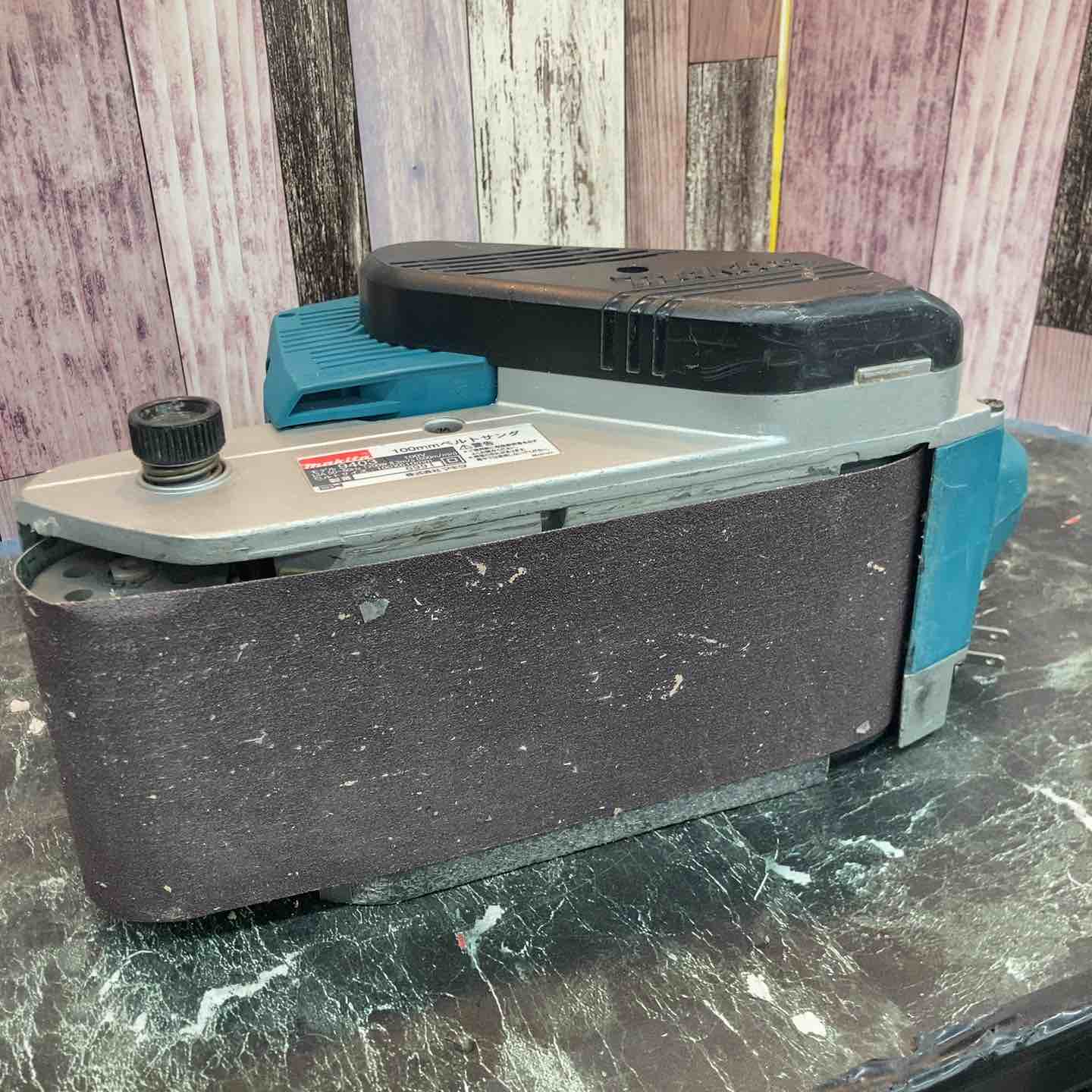 ◇マキタ(makita) ベルトサンダ 吸じん装置付 100mm 9403【八潮店