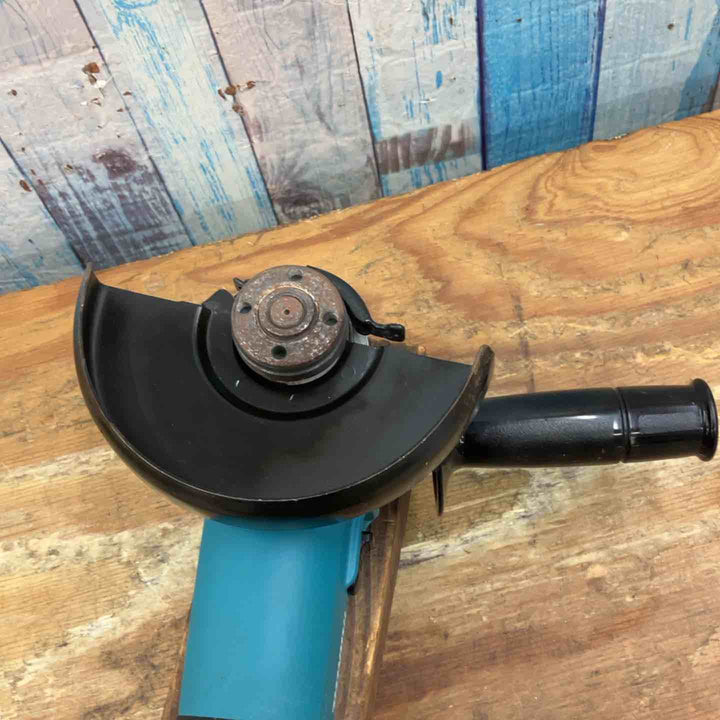 ◇マキタ(makita) 150mm電子ディスクグラインダ 9566CV【柏店】