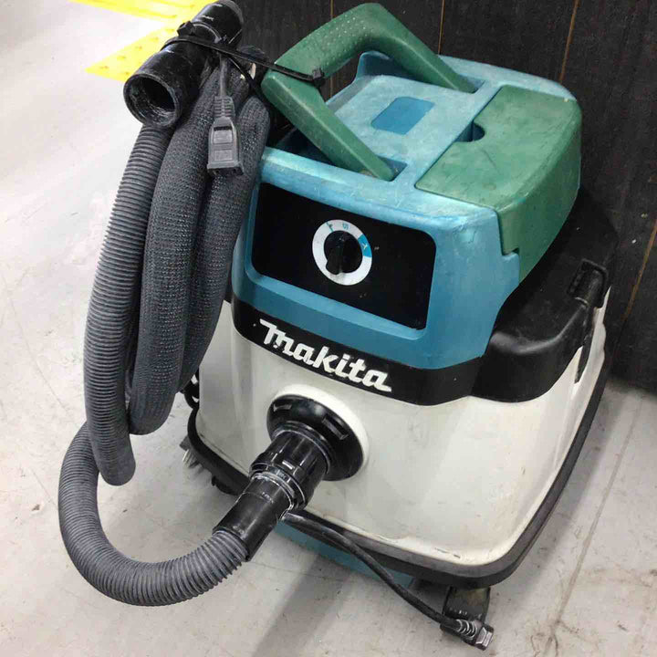 【中古品】マキタ 型番不明 ホース付き 集じん機【戸田店】