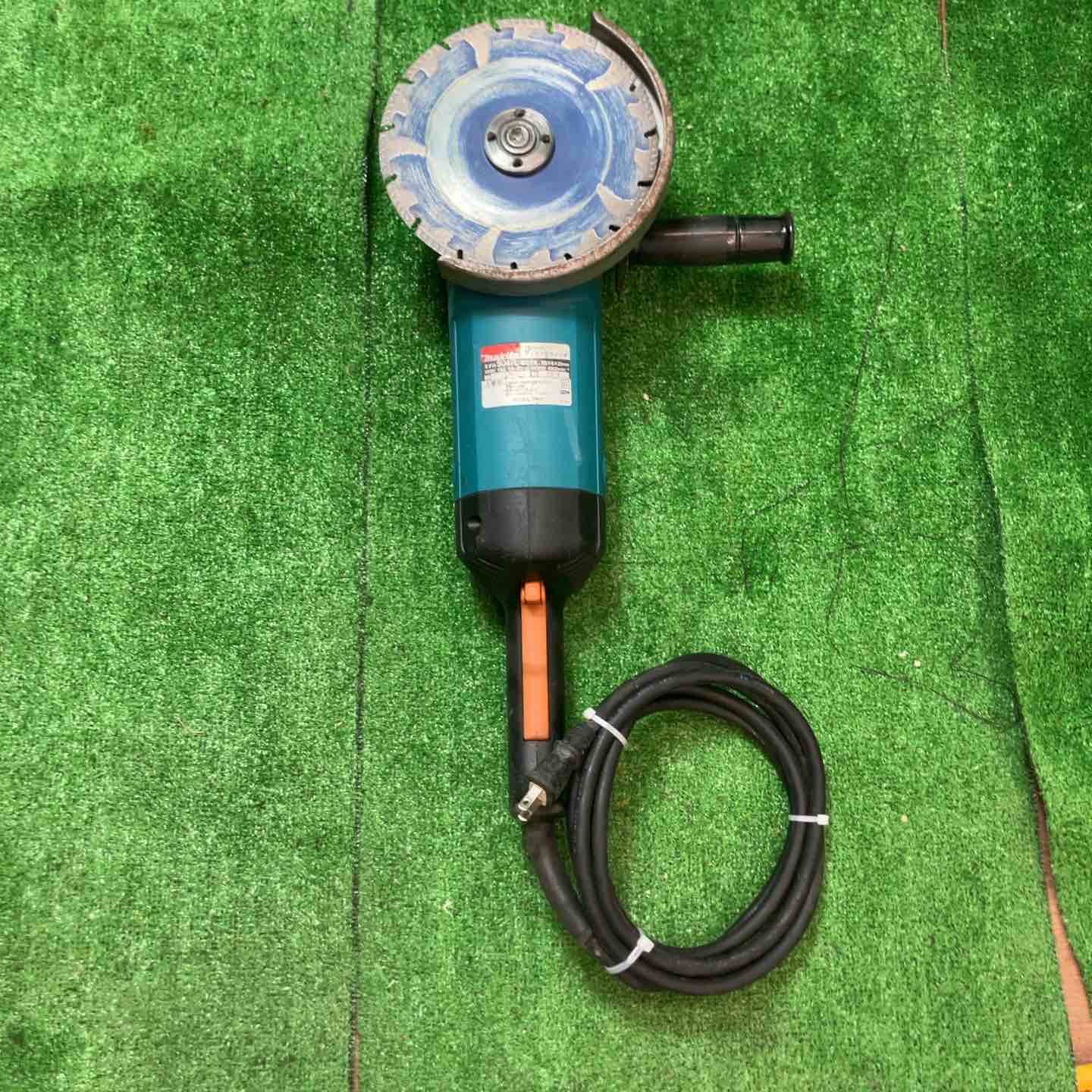 マキタ(makita) 180mmディスクグラインダー 9047L【桶川店】 マキタ(makita) 180mmディスクグラインダー 9047L【桶川店】 – アクト