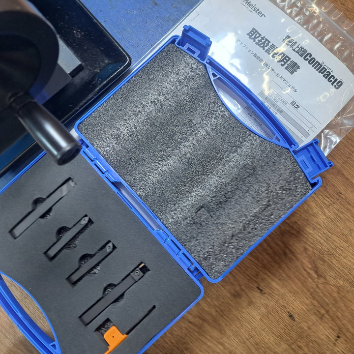 【店頭受取り限定】東洋アソシエイツ ミスターマイスター(Mr.Meister) 卓上ミニ旋盤 compact9 超硬バイト4本セット付【岩槻店】