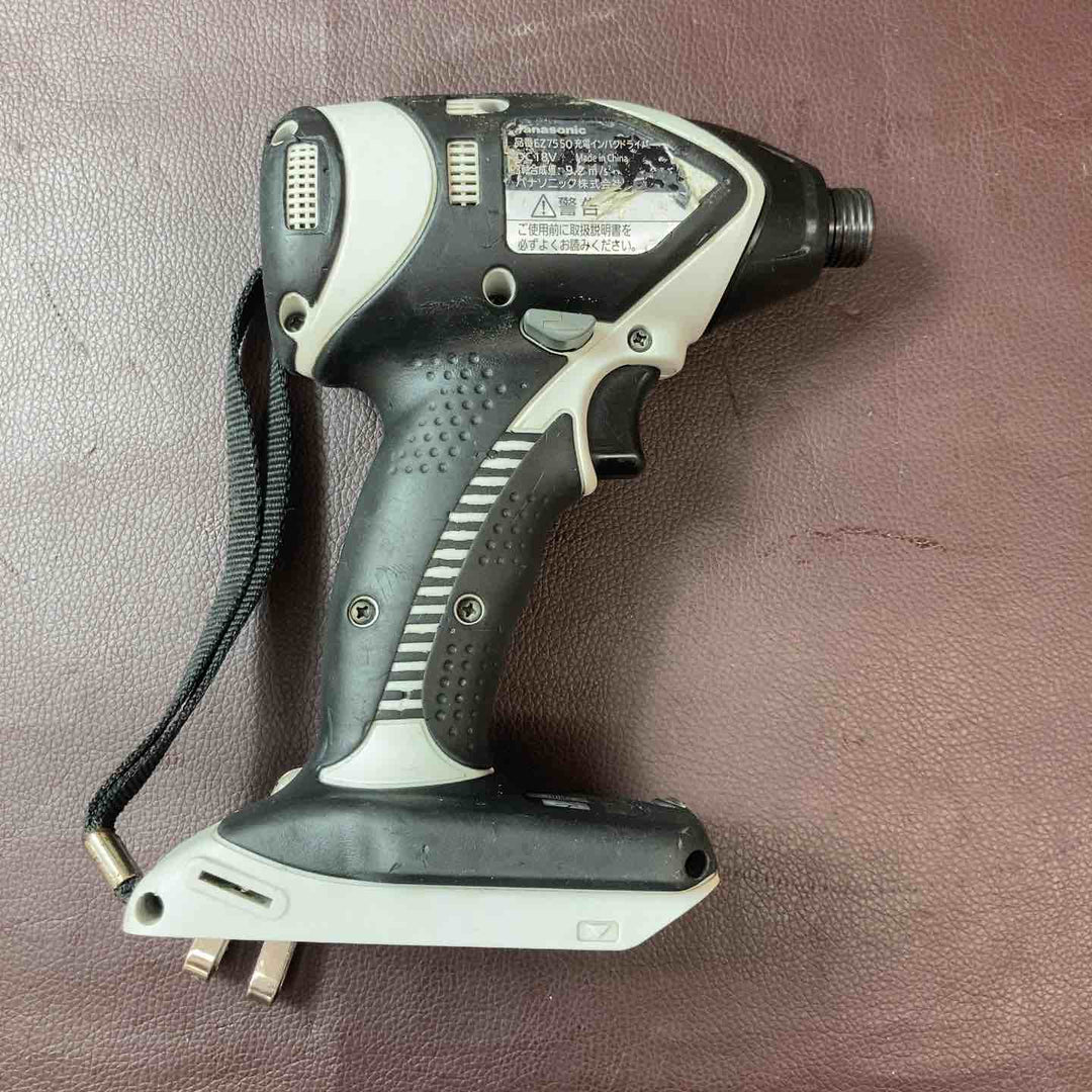 【中古品】 パナソニック(Panasonic) インパクトドライバー EZ7550X・ドリルドライバ EZ7441X・EZ7460X・ライト EZ37C2・充電器 2点・バッテリー 11点 まとめセット