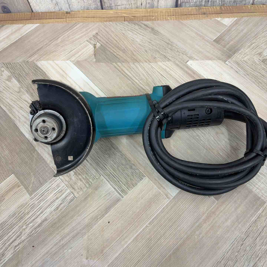 ☆マキタ(makita) ディスクグラインダ 低速高トルク ブレーキ付 100mm 9533BLA【八潮店】