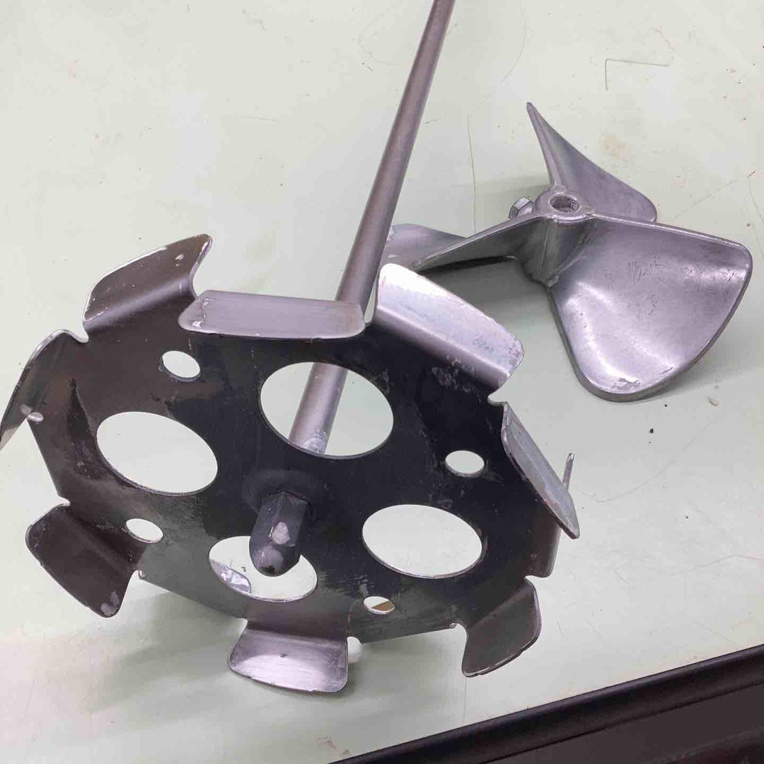 ☆マキタ(makita) コンクリートかくはん機  ハンドル・羽付き UT1305【越谷店】