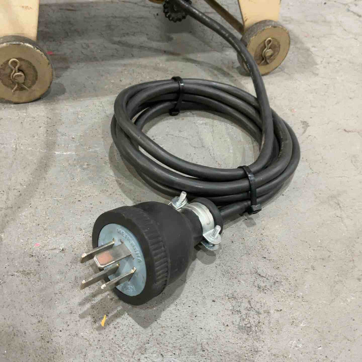 【店頭受取り限定】東芝　レシプロコンプレッサー　SP10D-4T1　200V　1/2馬力【川口店】