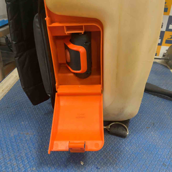 工進 KOSHIN 充電式噴霧器 SLSー10 背負い式【草加店】