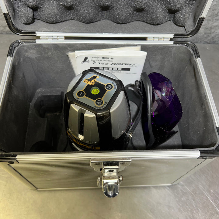 〇シンワ測定 レーザー墨出し器 Neo21 BRIGHT No.77354 縦・横・地墨 レーザーロボ ネオ ブライト【桶川店】