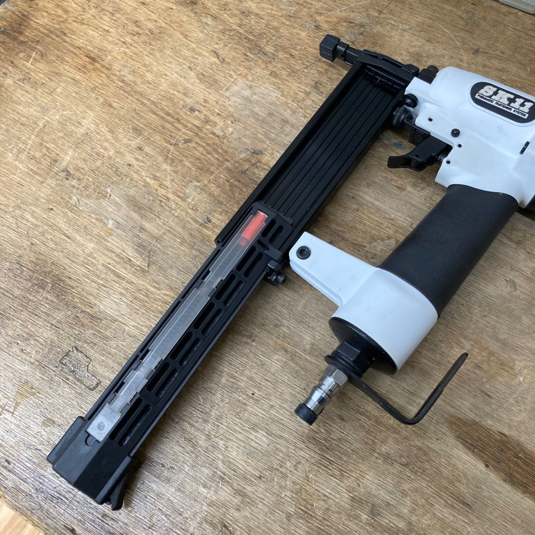 【中古美品】〇SK11 エア仕上釘打機 釘足長 12~35mm F35L SA-F35L-X1【柏店】