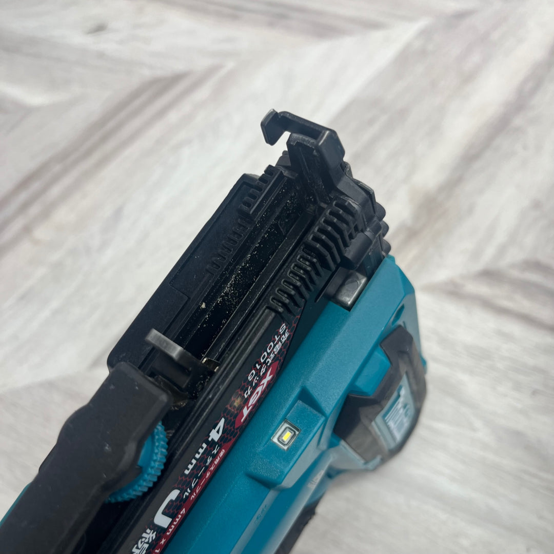 ★マキタ(makita) コードレスタッカー ST001GZK【越谷店】