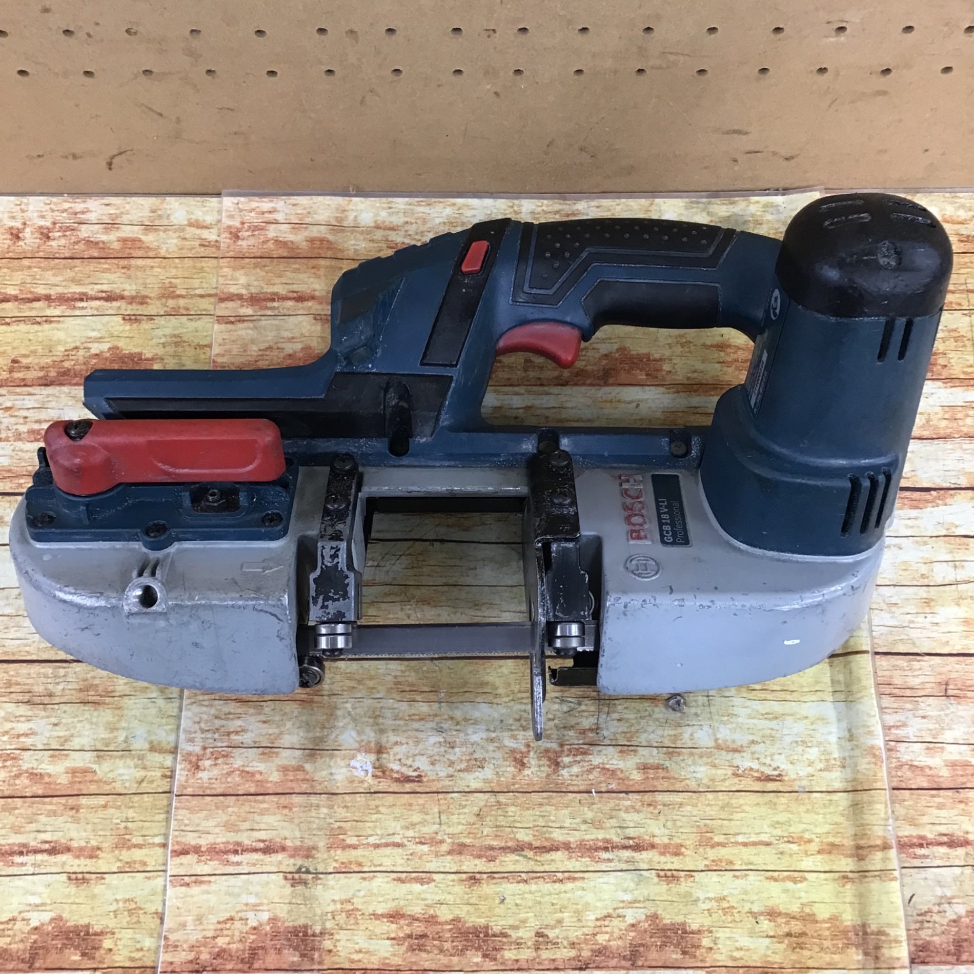 BOSCH(ボッシュ)18Vバッテリーバンドソー〔GCB18V-LI〕【川崎店】