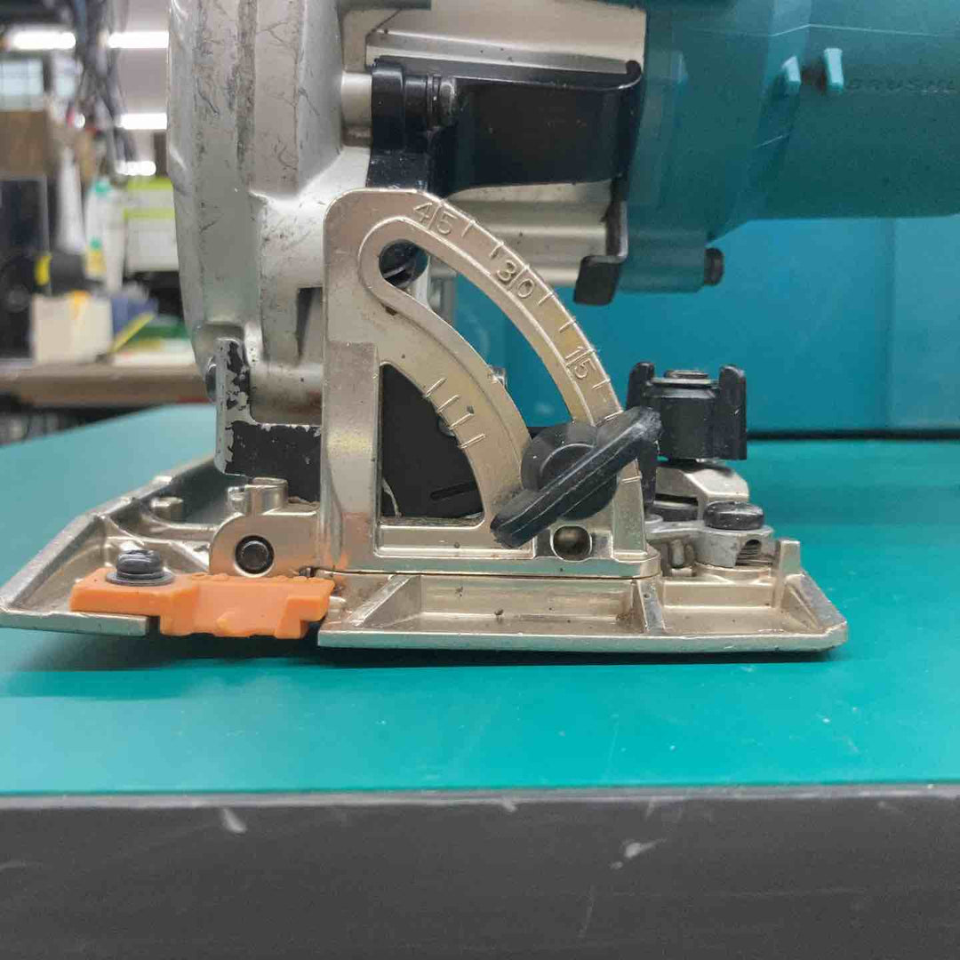 ★マキタ(makita) コードレス丸のこ HS631DGXSB　バッテリー70回3/4、101回【戸田店】