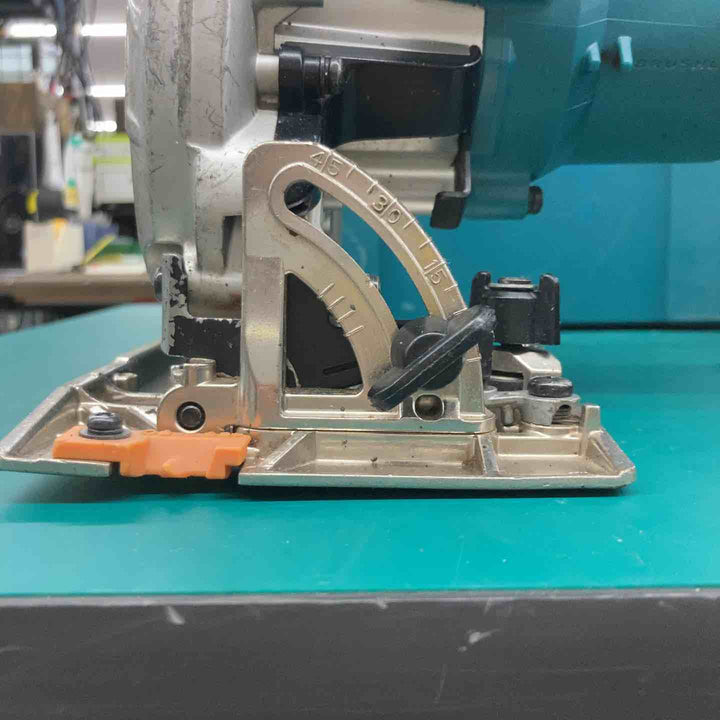 ★マキタ(makita) コードレス丸のこ HS631DGXSB　バッテリー70回3/4、101回【戸田店】