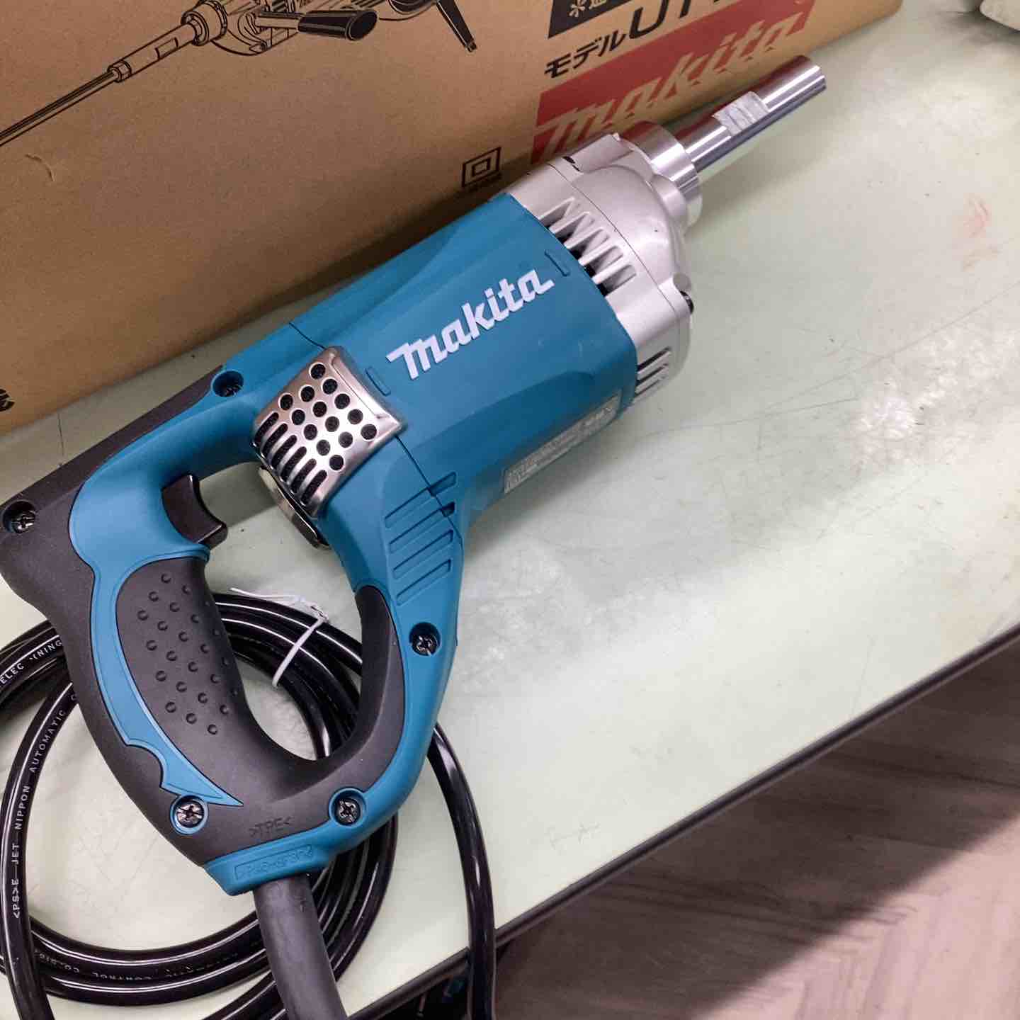 ☆マキタ(makita) コンクリートかくはん機 UT1305【越谷店】 – アクト