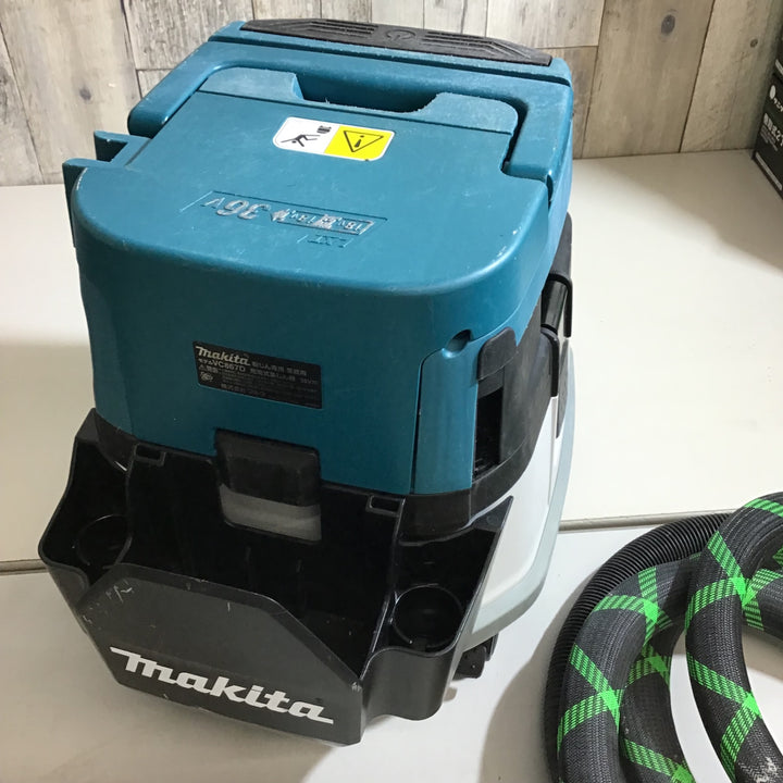 【中古品】★マキタ makita 粉じん専用 コードレス集じん機 VC867DZ 本体とホース【戸田店】