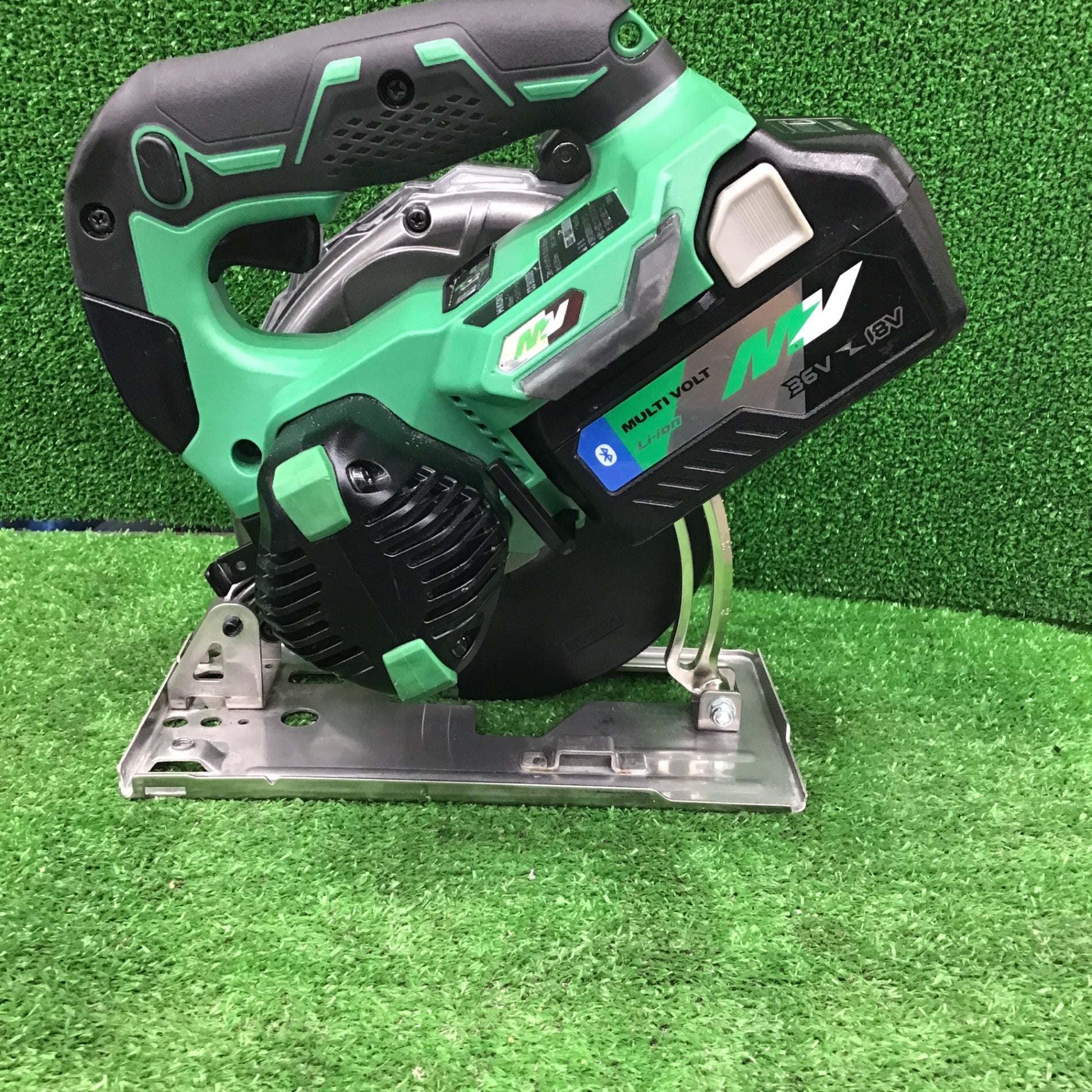 HiKOKI CD3605DB (XPZ) マルチボルト（36V） コードレスチップソーカッタ (バッテリー、充電器、ケース付) 切断 手持ち 150mm 刃 36V 2.5Ah 18V 5Ah 工具 HiKOKI CD3605DB (XPZ) マルチボルト（36V） コードレスチップソー