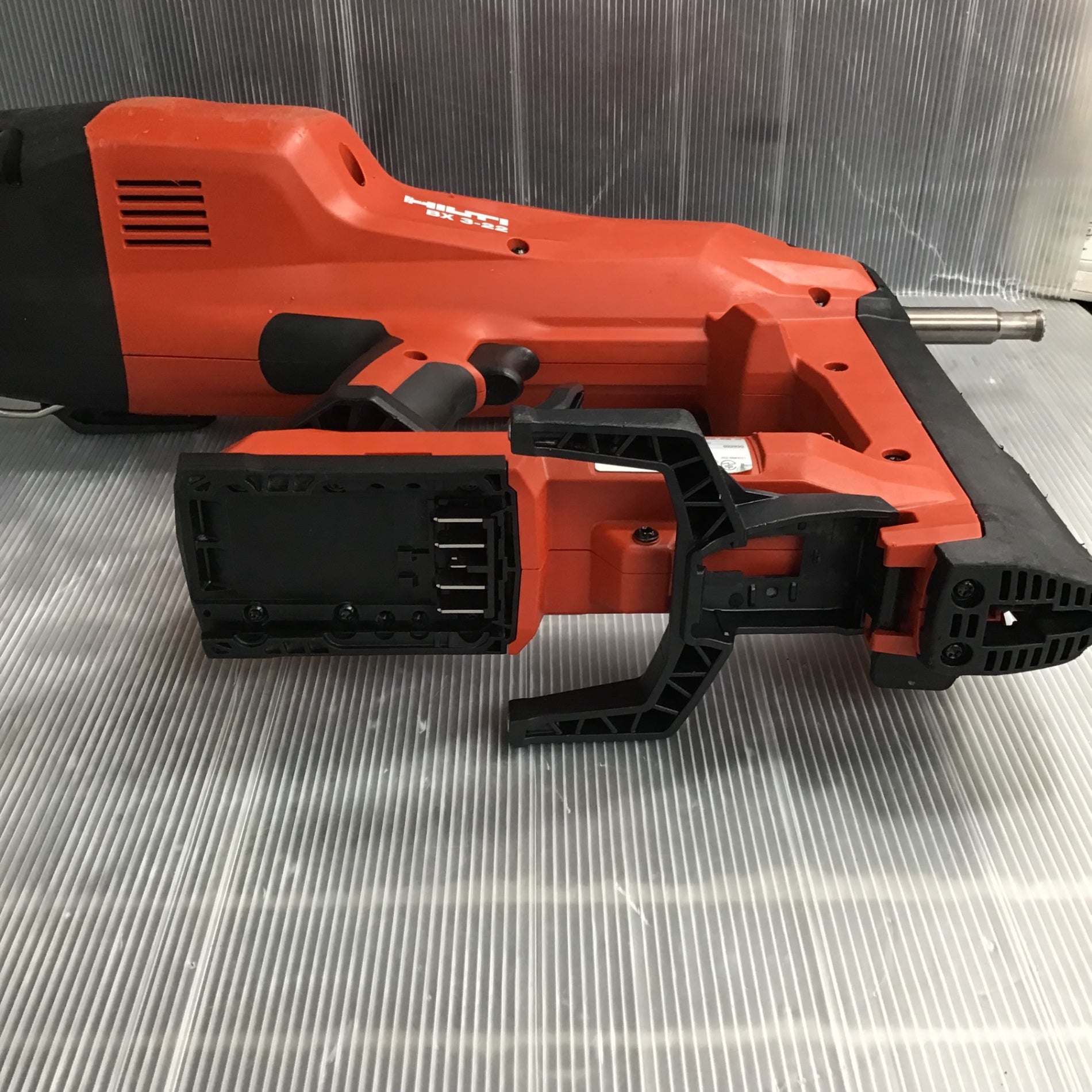 ヒルティ HILTI BX3-ME-22 コンクリートネイラ バッテリx２ 充電器 【ハンズクラフト宜野湾店】 ヒルティ BX3-ME22 充電式コンクリートネイラ HILTI【草加店
