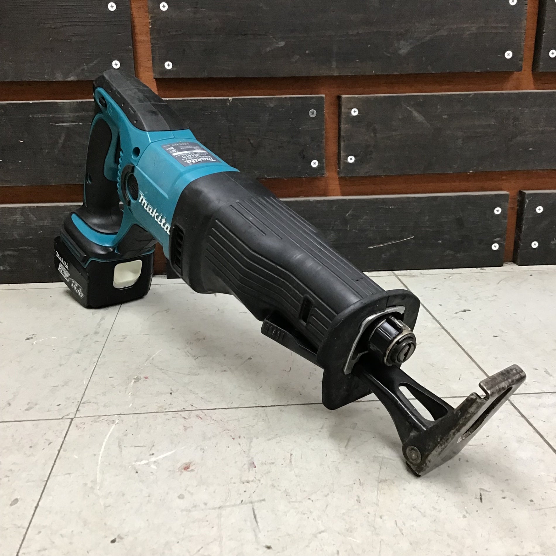 中古品 □ makita コードレス レシプロソー JR141DRF □ D □ ITWO1RQTKJVS 中古品】 マキタ/makita コードレスレシプロソー JR141DRF 【鴻巣店