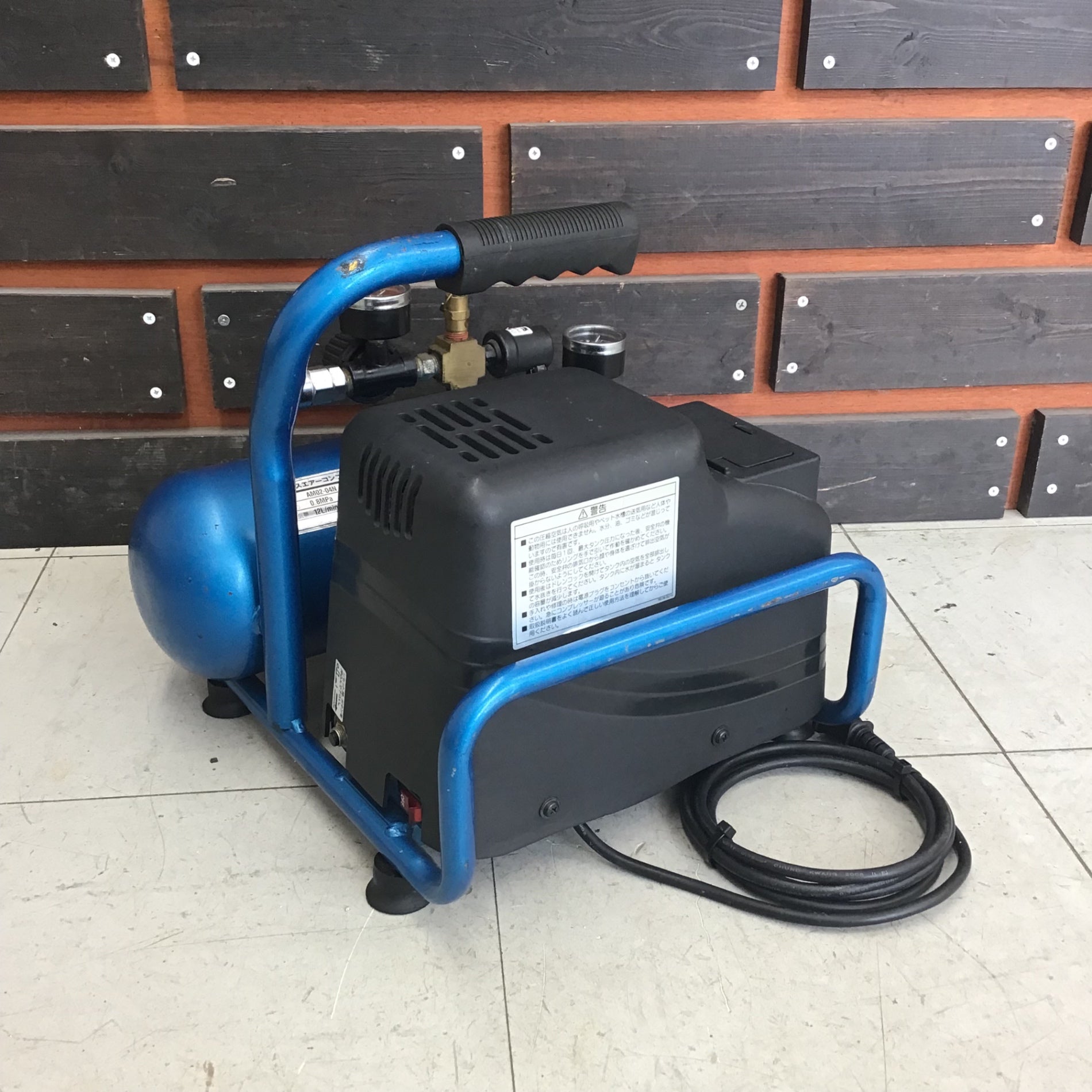 現状品】 PUMA/藤原産業 常圧エアコンプレッサー AM02-04N 【鴻巣店