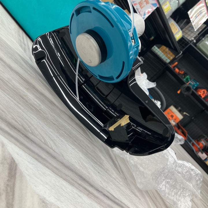 〇マキタ(Makita) 充電式スプリット草刈機 18V6Ah 刈払アタッチメント・バッテリ・充電器・ツールバッグ付 MUX18DRGM【越谷店】