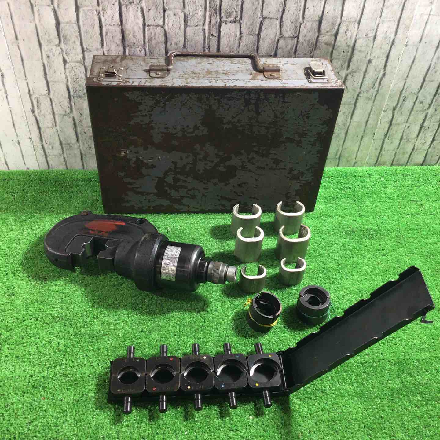 ◇泉精器(IZUMI) T字油圧式圧着工具 16号【川口店】 ◇泉精器(IZUMI) T字油圧式圧着工具 16号【川口店】 – アクトツール