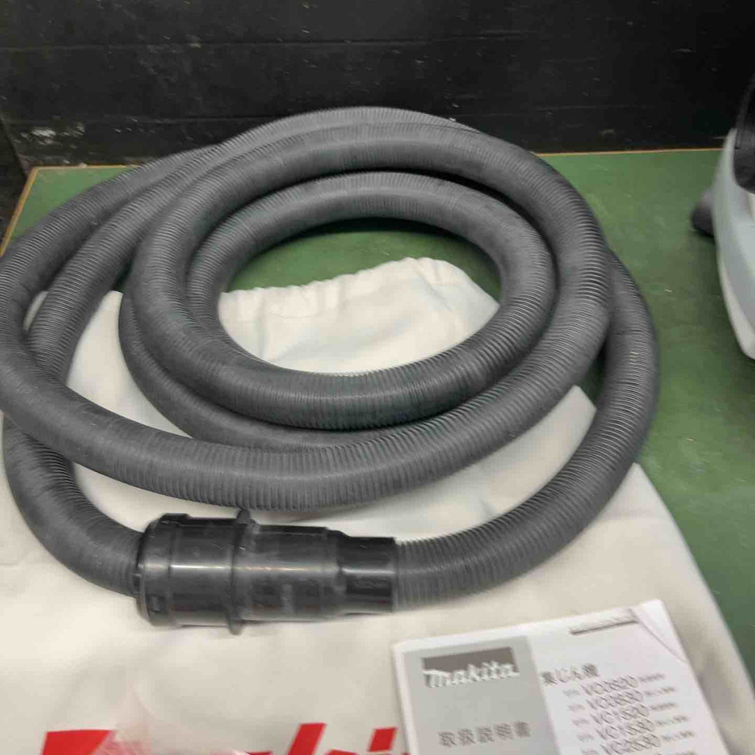 ★マキタ(makita) 集じん機 乾式 VC0830 連動機能　ホース付属【戸田店】