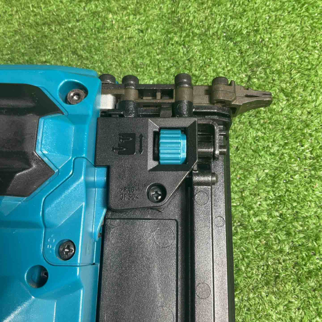 【未使用品】 マキタ(makita) コードレスフィニッシュネイラ FN001GZK 【藤沢店】