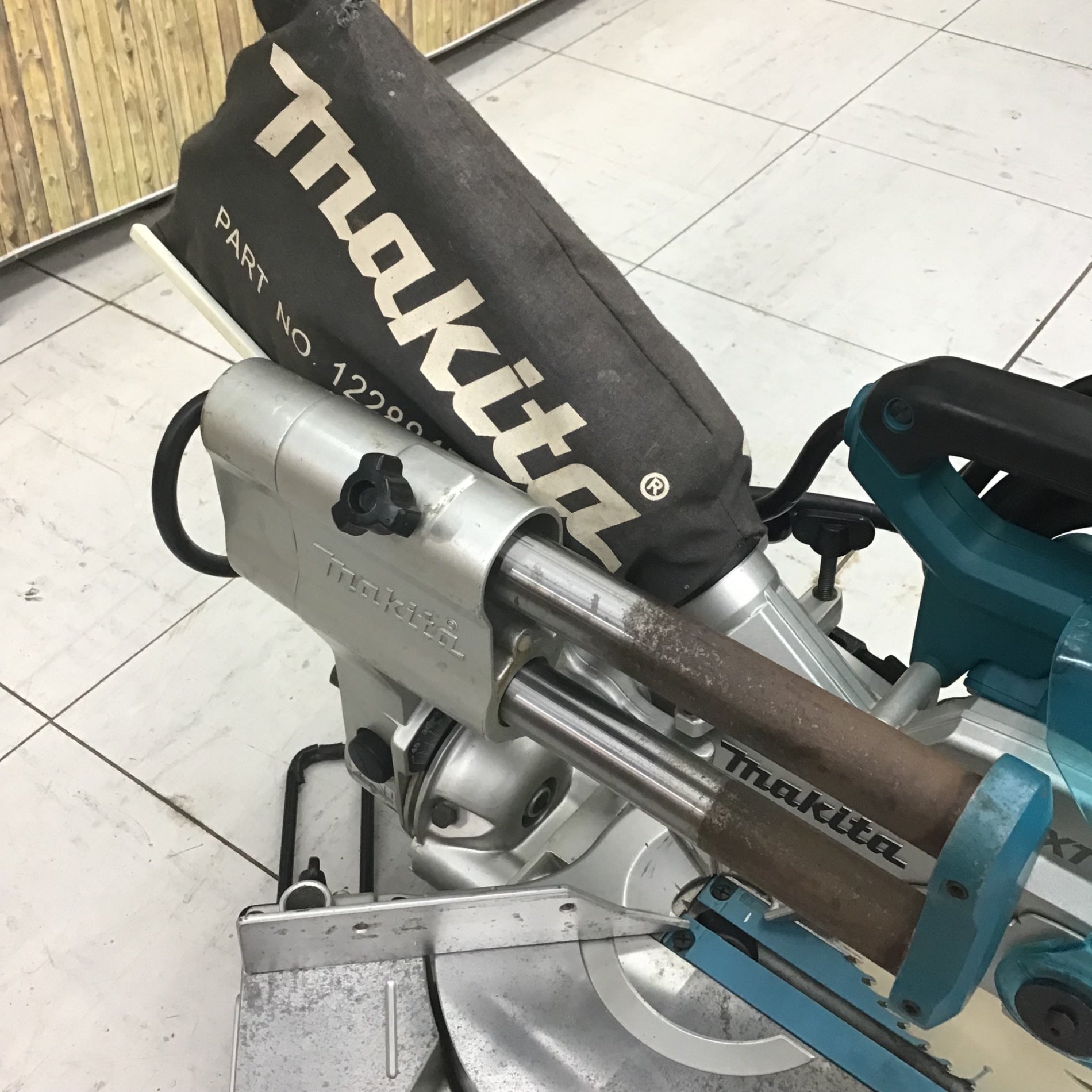 中古品】 マキタ/makita スライドマルノコ・LS0717FL 【鴻巣店