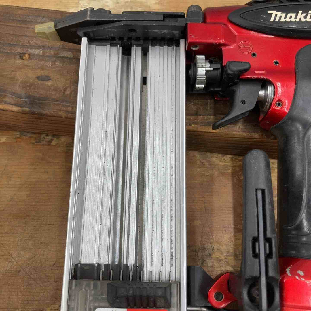 ★マキタ(makita) 高圧フィニッシュネイラ AF551H 本体のみ【柏店】