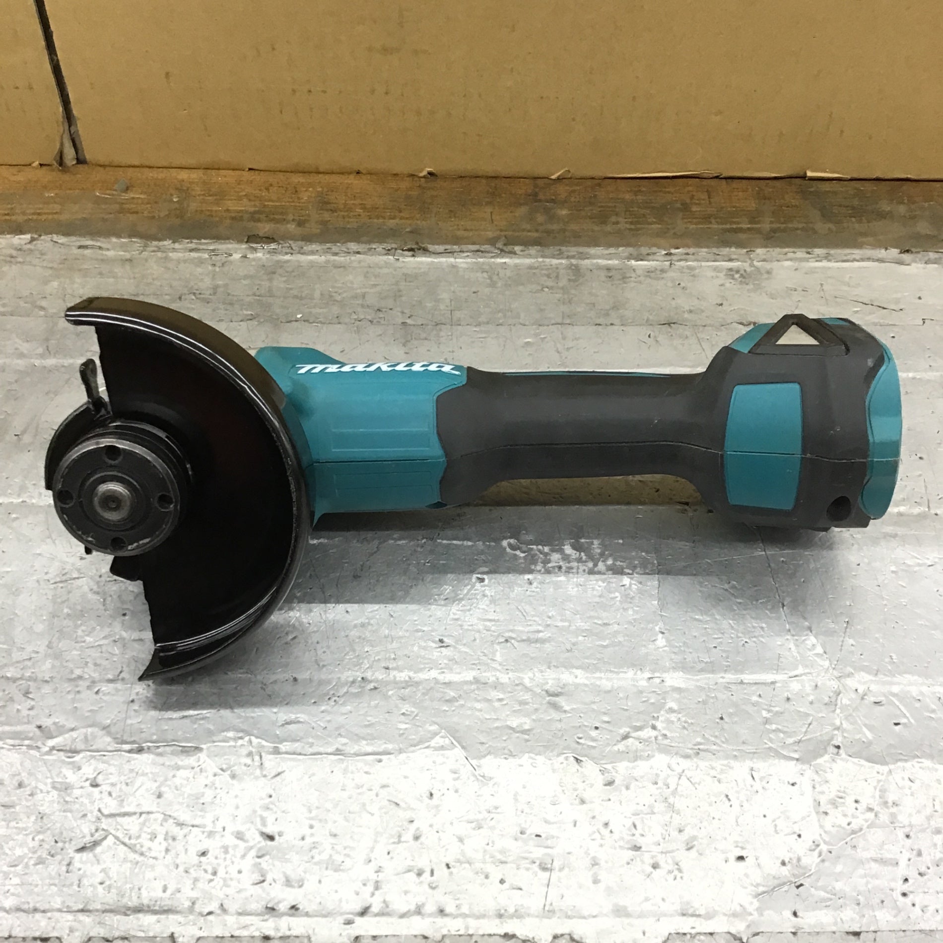 ☆マキタ(makita) 125mmコードレスディスクグラインダ GA504DZN 