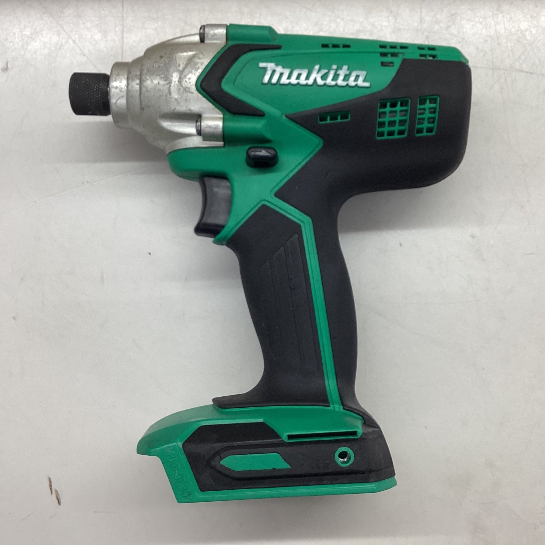 ○ マキタ(makita) コードレスインパクトドライバー M695DS 【東大和店 ...