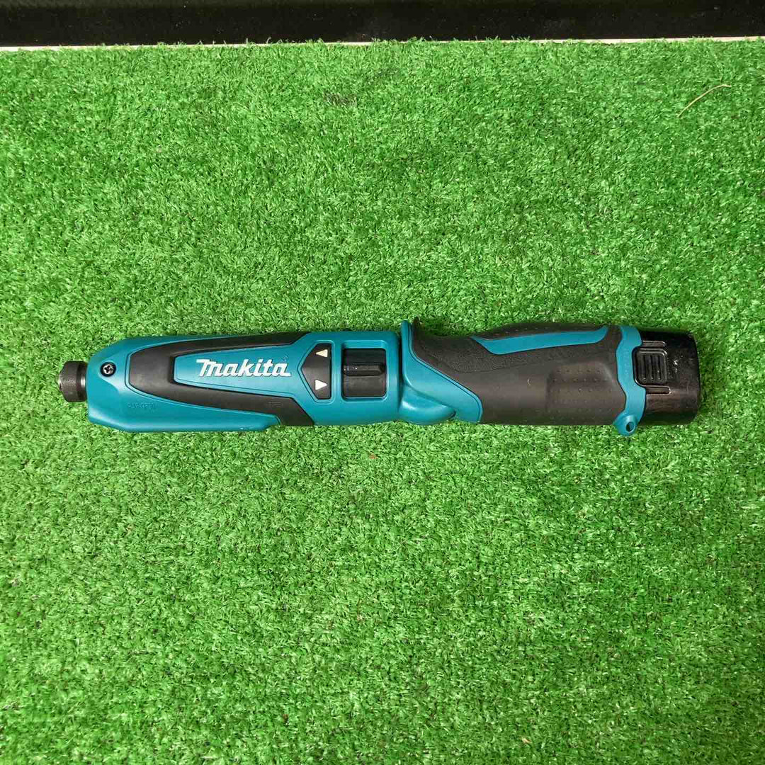 ☆マキタ(makita) 充電式ペンインパクトドライバ TD021DS 純正バッテリー1個+互換バッテリー1個おまけ付【岩槻店】