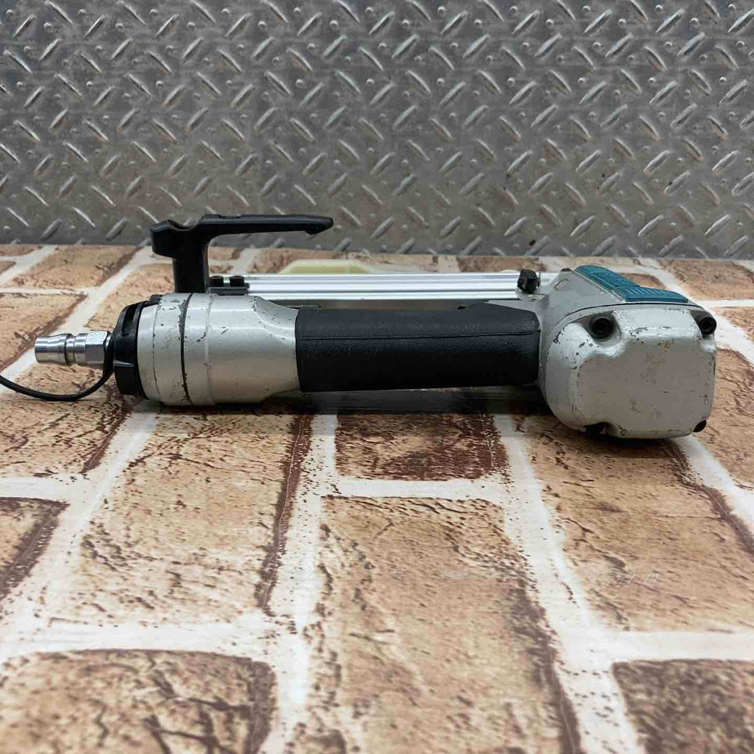 ★マキタ(makita) 常圧エアタッカ AT425AK【所沢店】