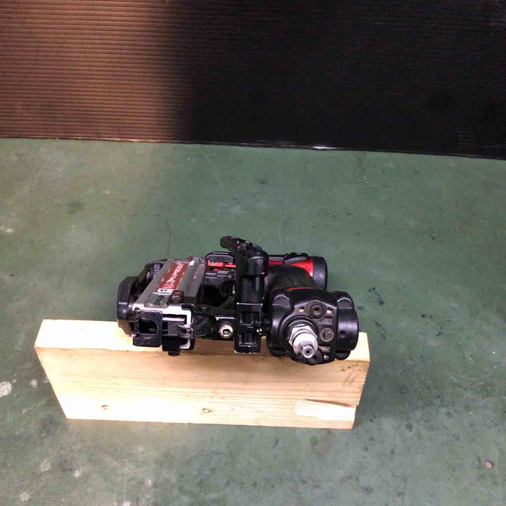 ◇マキタ(makita) 高圧エアタッカ エアダスタ付 10mm 赤 AT1025HB【戸田店】