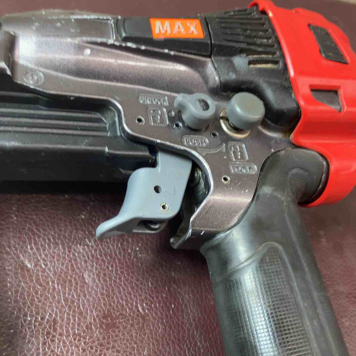 【中古品】 マックス(MAX) 高圧フロアタッカ HA-50F3(D) 50mm 【東大和店】