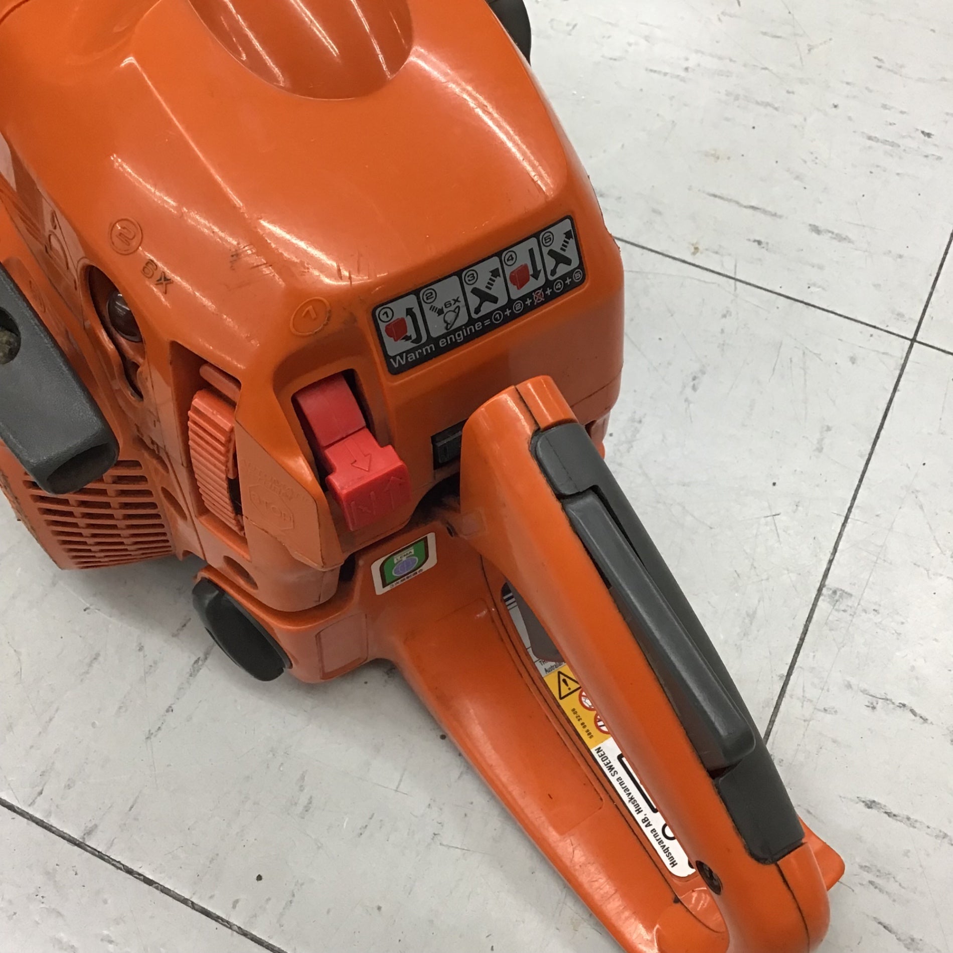 【中古品】 ハスクバーナー/Husqvarna エンジンチェーンソー・135e 【鴻巣店】