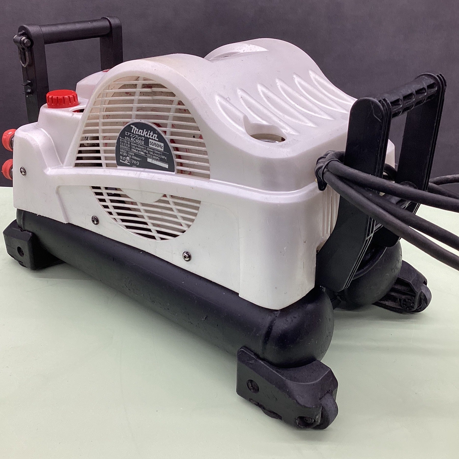 ☆マキタ(makita) エアコンプレッサー 高圧2口 常圧2口 AC400XW