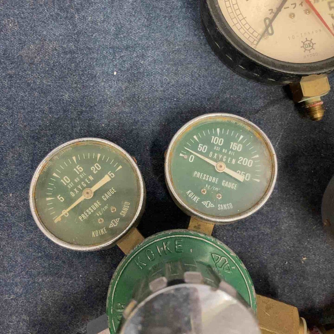 【現状品】中古小物まとめ売り プレッシャーゲージ レギュレーター 酸素調整器 アセチレン調整器 圧力計 小池酸素工業 等※動作未確認【八潮店】