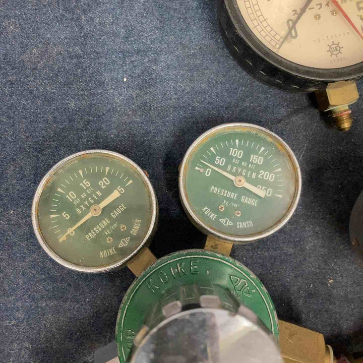 【現状品】中古小物まとめ売り プレッシャーゲージ レギュレーター 酸素調整器 アセチレン調整器 圧力計 小池酸素工業 等※動作未確認【八潮店】