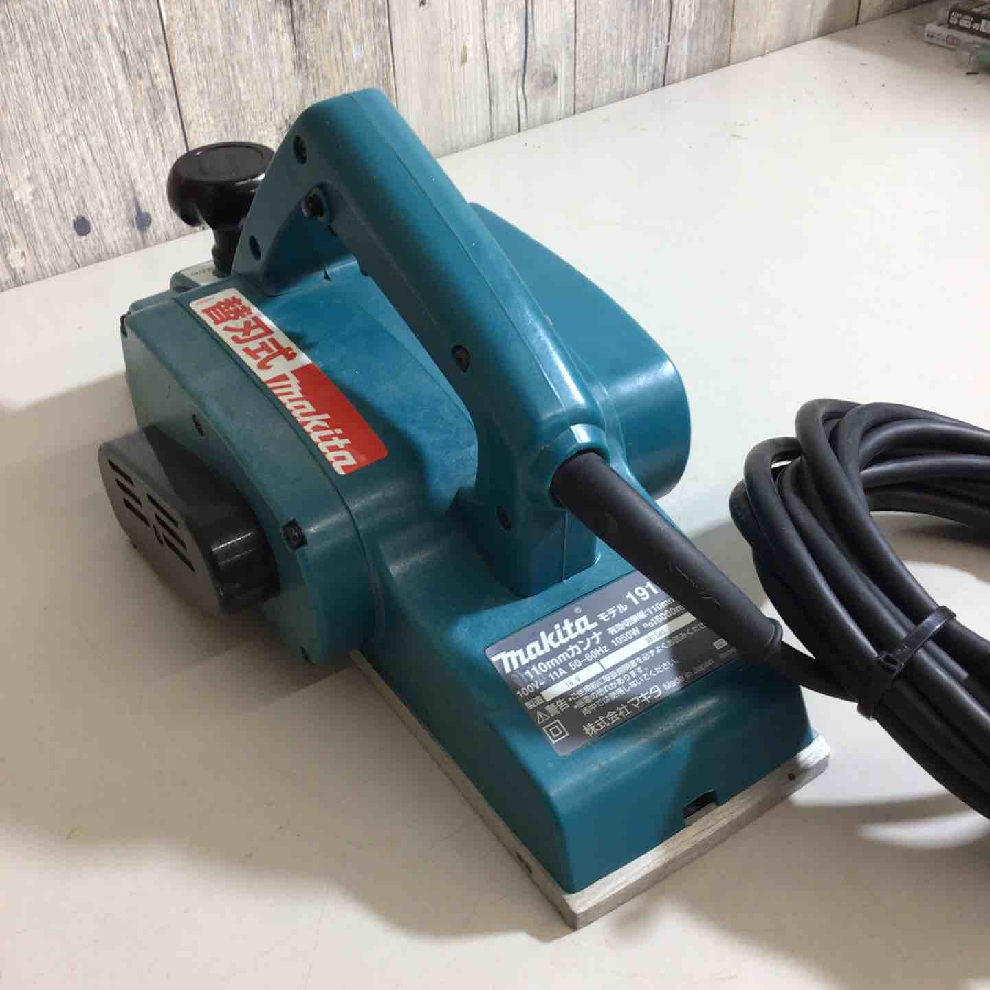 マキタ110mm電動カンナ　1911B Amazon | マキタ(Makita) 1911B 110ミリ カンナ | 電気カンナ
