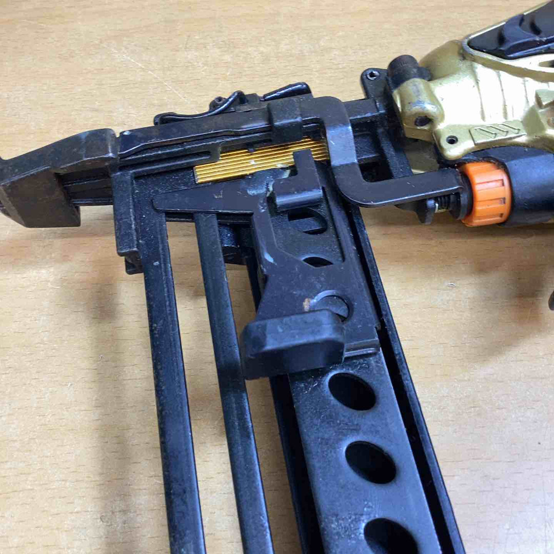 ★ハイコーキ(HIKOKI ※旧:日立工機) 高圧フロアタッカ N5004HMF【越谷店】