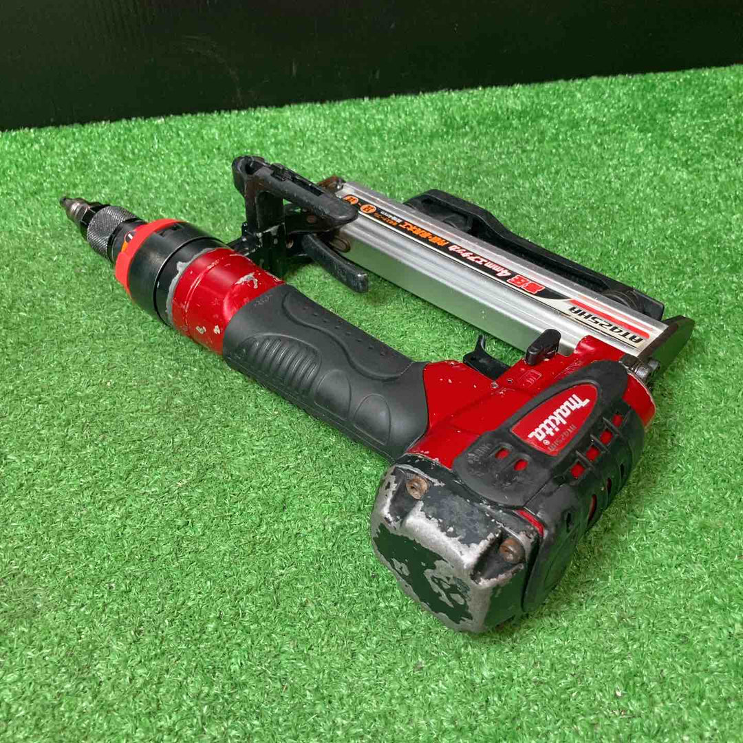 ◇マキタ(makita) 高圧エアタッカ AT425HAK【岩槻店】