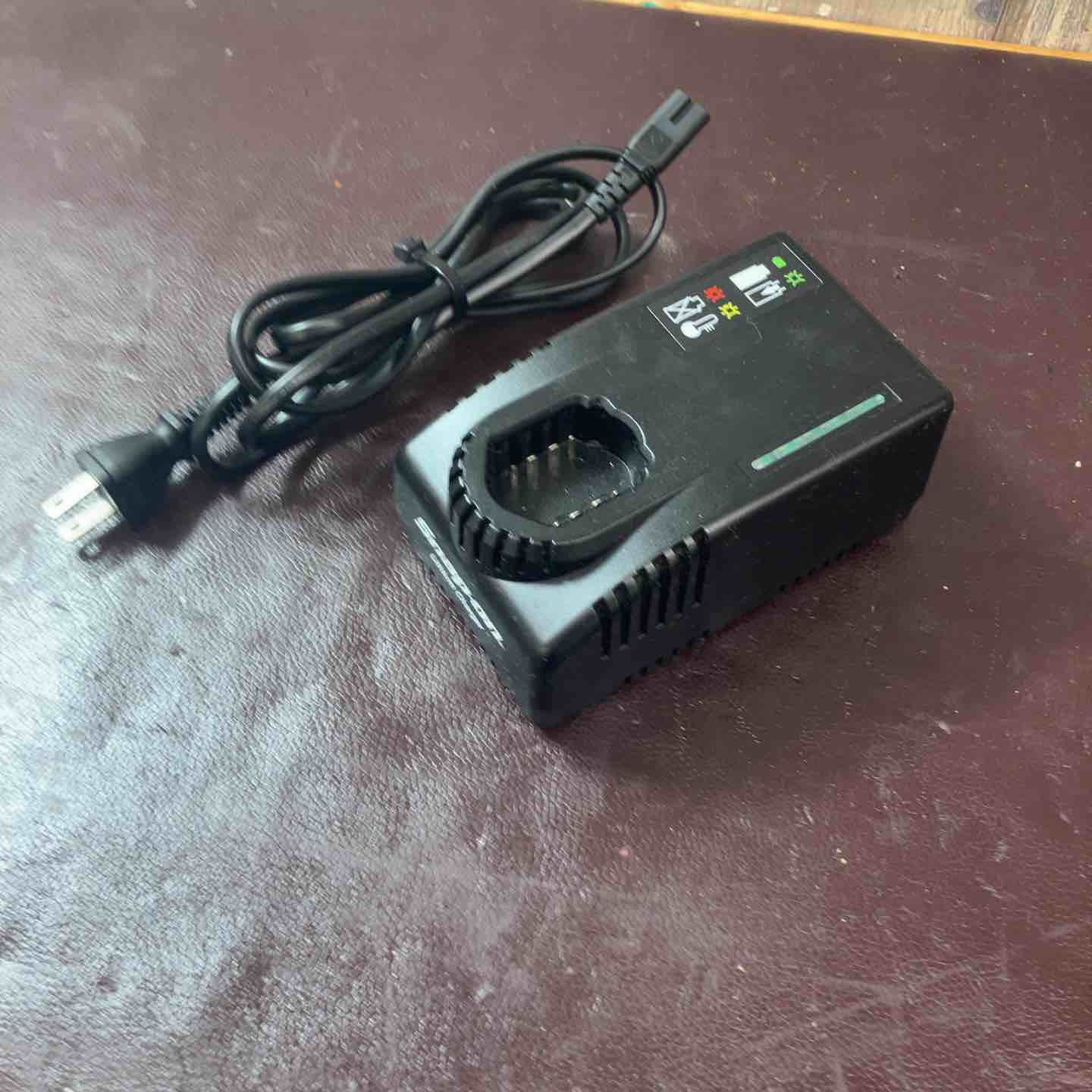 中古品】スナップオン(Snap-on)14.4Vマイクロリチウムイオンバッテリー 中古品】スナップオン(Snap-on)14.4Vマイクロリチウムイオンバッテリー