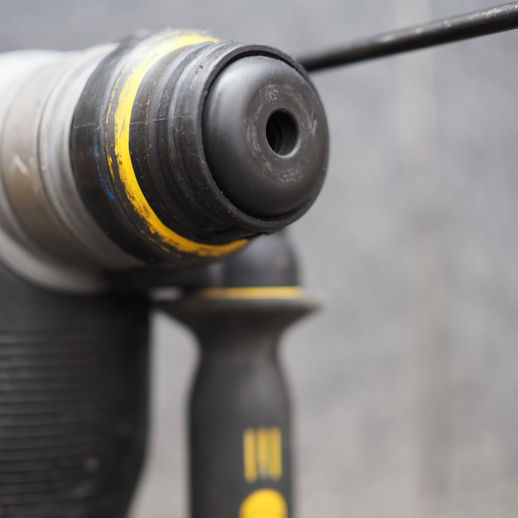 中古品】DEWALT/デウォルト 18Vコードレスハンマードリル DCH273M2-JP