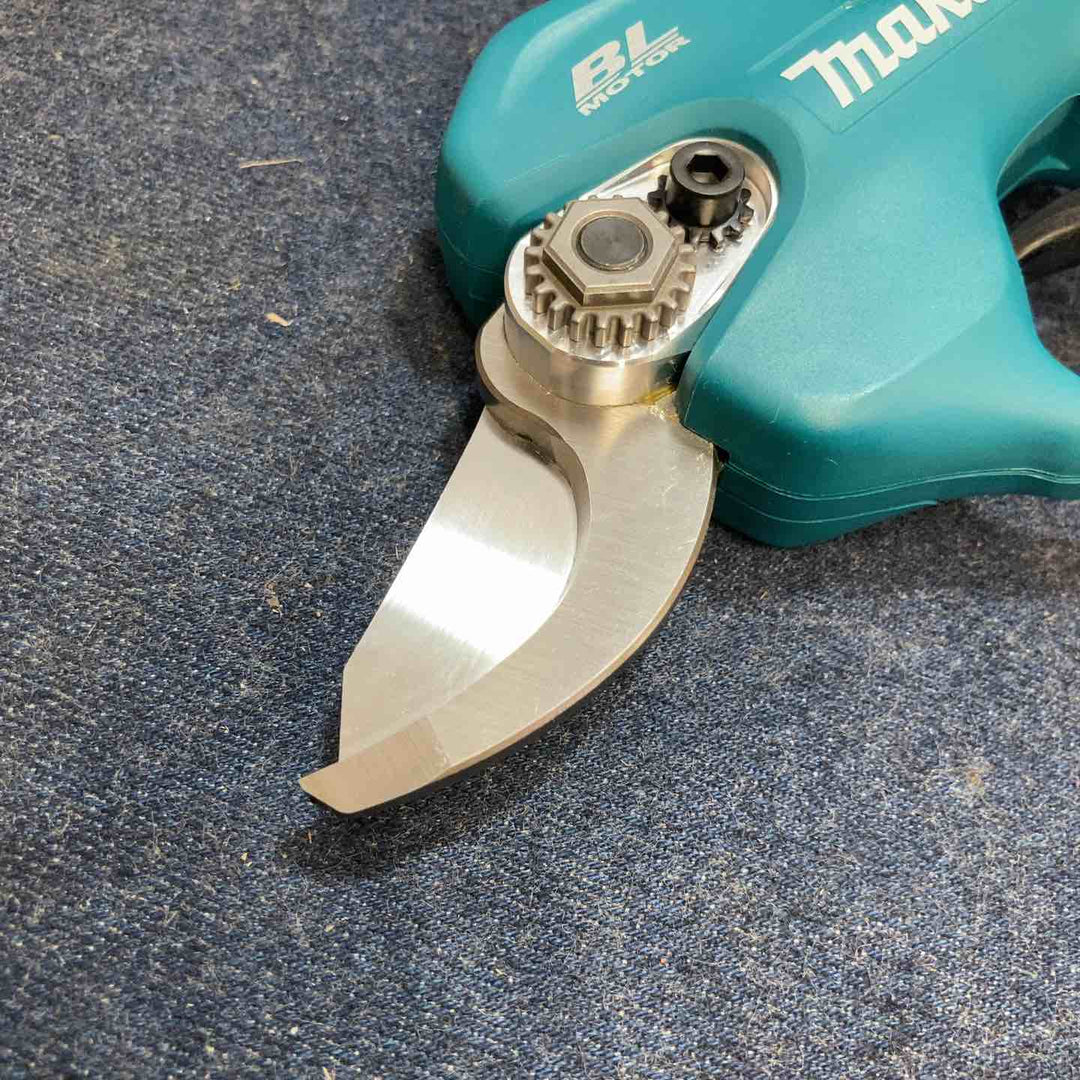 マキタ(makita) 18V コードレスせん定ハサミ UP181DZ【八潮店】
