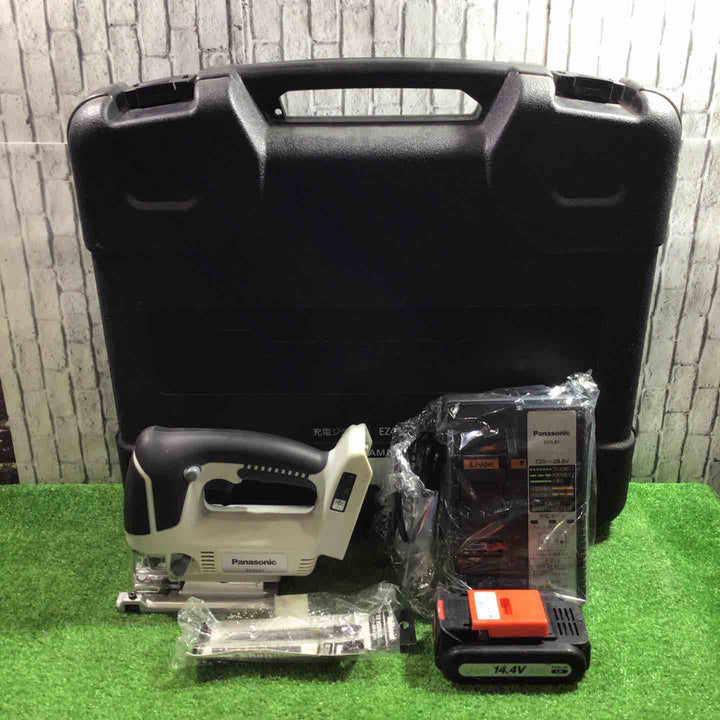 ◇パナソニック(Panasonic) コードレスジグソー EZ4541LN1S-B（黒）【川口店】