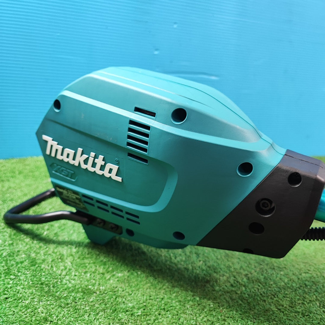 【店頭受取り限定】マキタ(Makita) 充電式草刈機 40Vmax4Ah バッテリ・急速充電器付 MUR006GRM【岩槻店】