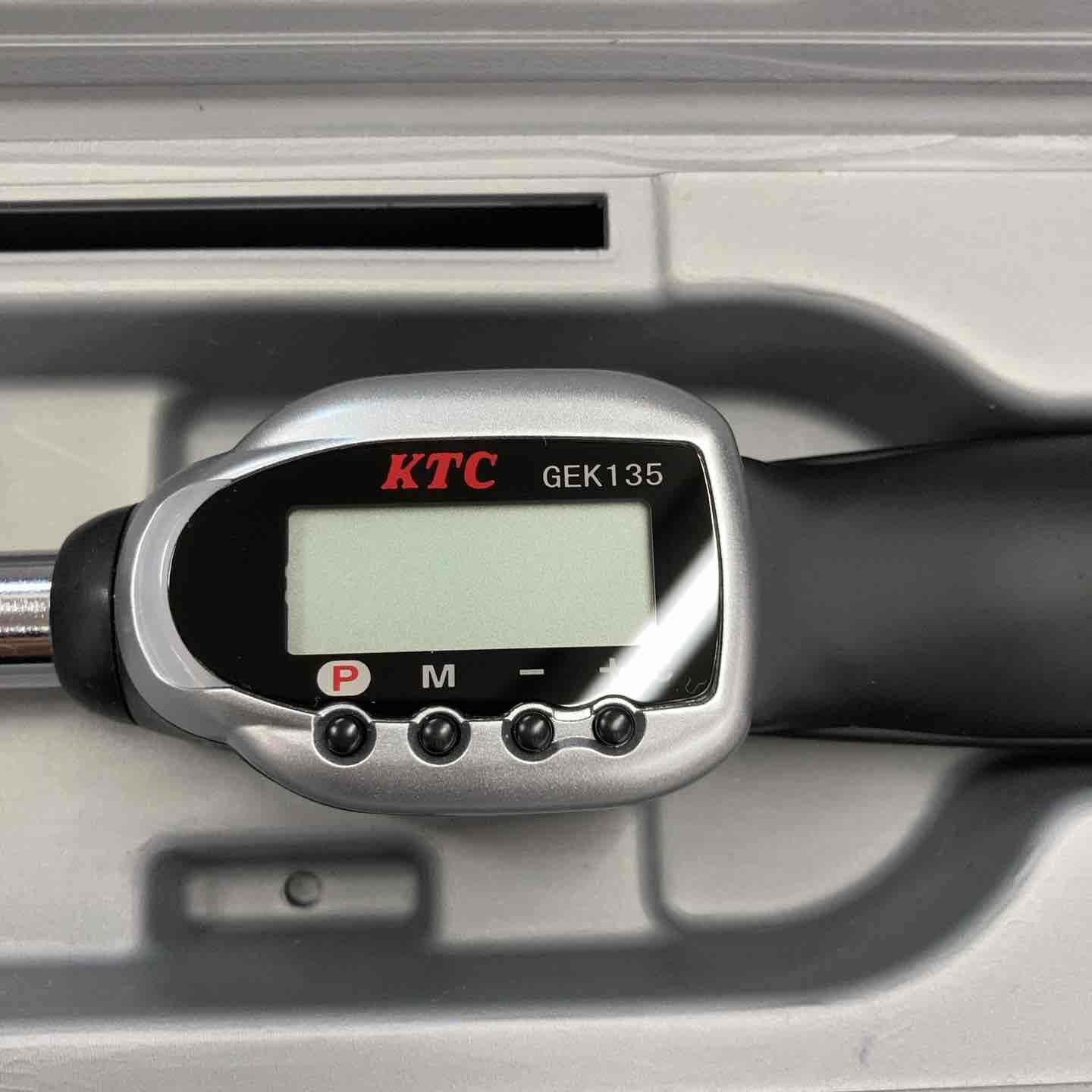 KTC デジラチェ GEK135-R4 中古品 デジタルトルクレンチ