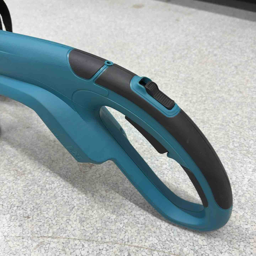 【店頭受取り限定】◇マキタ 充電式草刈機 14.4V 260mm (本体のみ) MUR141DZ【八潮店】