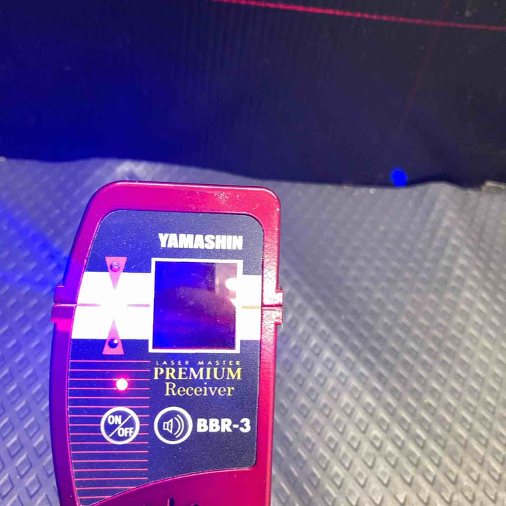 ◇山真製鋸(YAMASHIN) レーザー墨出し器 マスタープレミアム  PM-6 KiRa 受光器【鴻巣店】